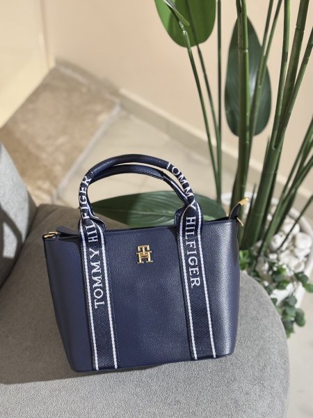 Tommy hilfiger bag