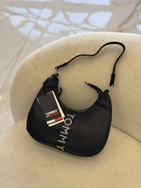 Tommy hilfiger bag